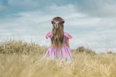 What Are 4 Guidelines For Choosing Children’s Clothing?